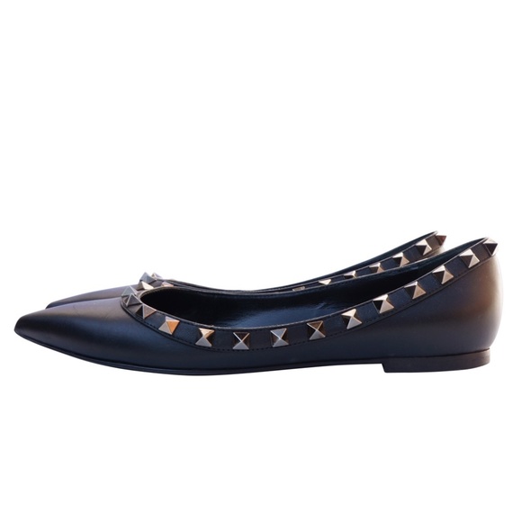Valentino GaravaniLeather Flats Black Rockstud